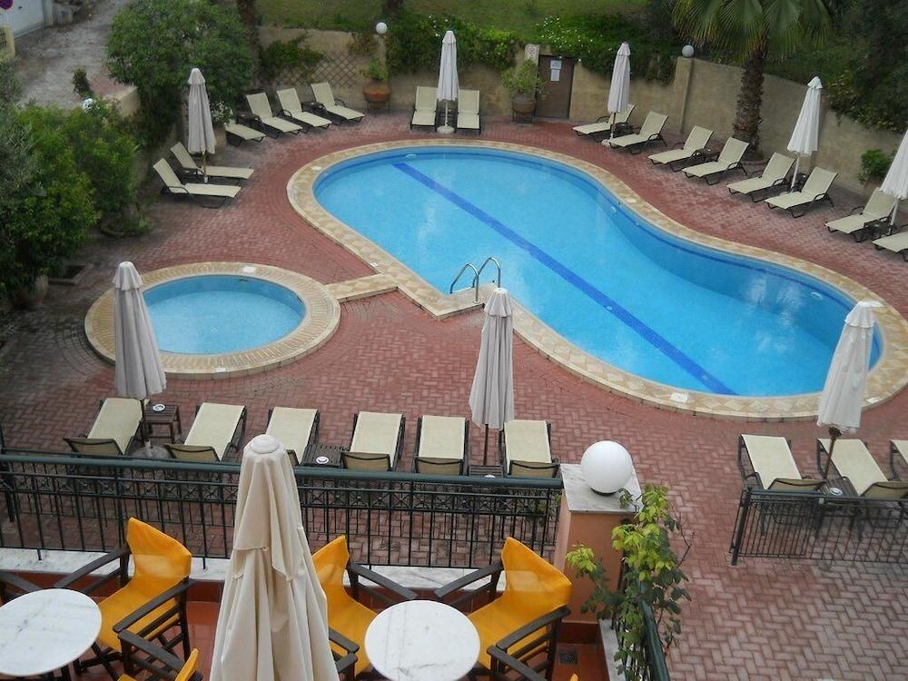 Aloni Hotel ペフコホリ エクステリア 写真